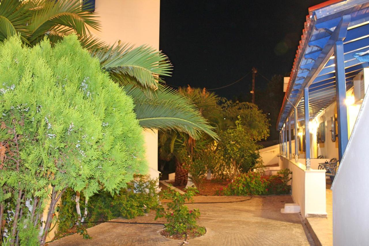 Theofilos Appartements Livadi  Bagian luar foto