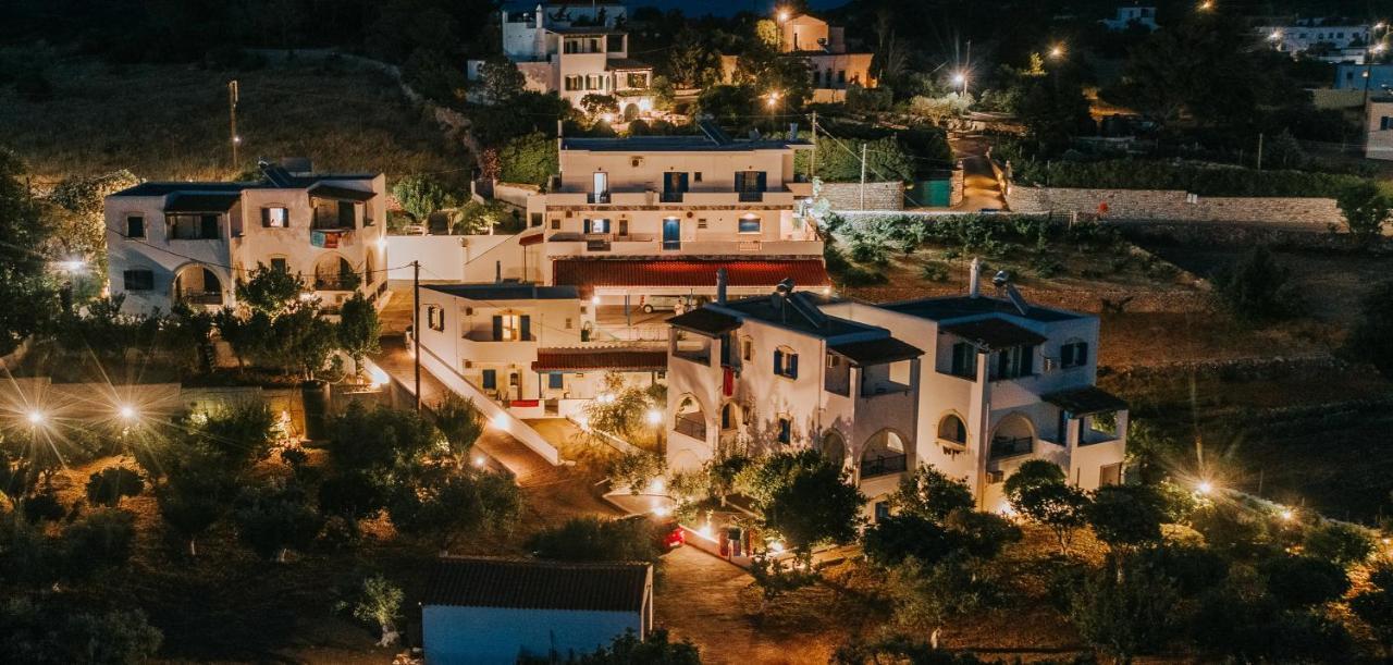 Theofilos Appartements Livadi  Bagian luar foto