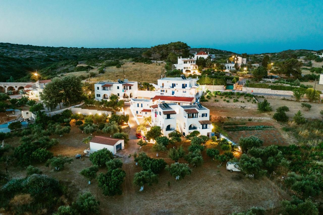 Theofilos Appartements Livadi  Bagian luar foto