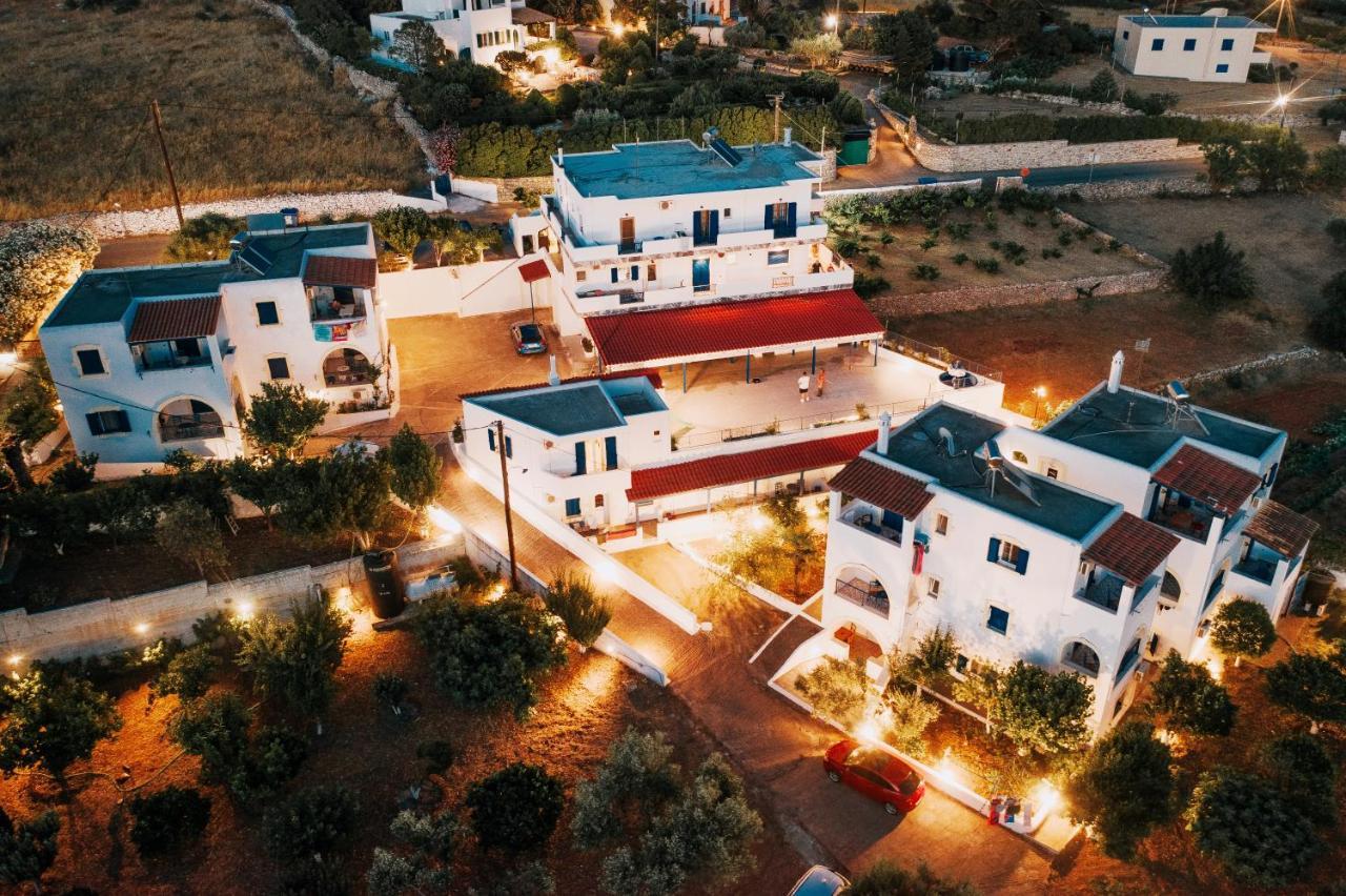 Theofilos Appartements Livadi  Bagian luar foto