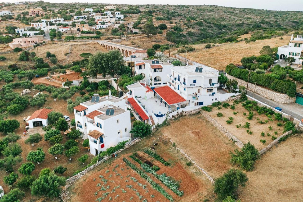 Theofilos Appartements Livadi  Bagian luar foto