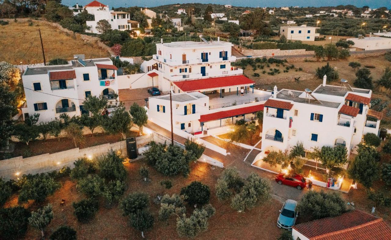 Theofilos Appartements Livadi  Bagian luar foto