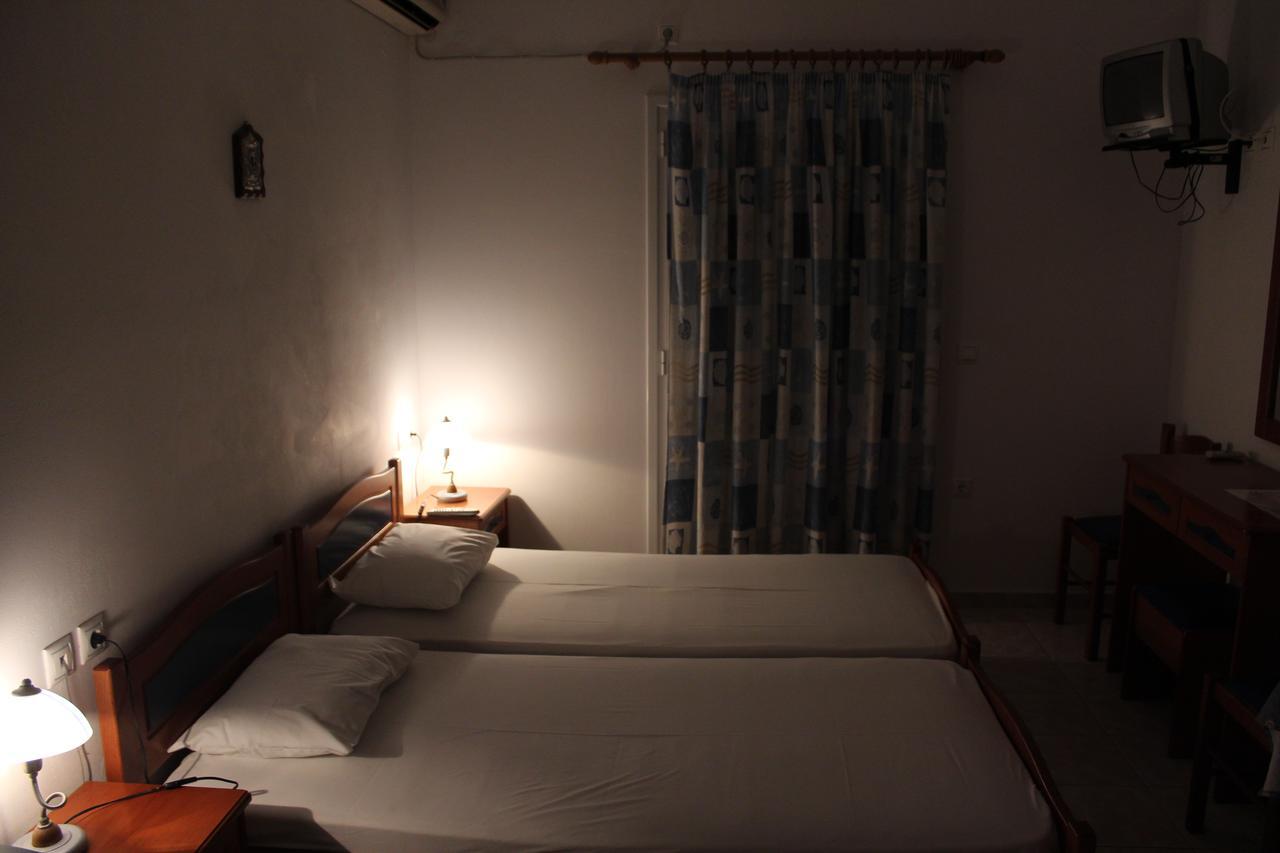 Theofilos Appartements Livadi  Bagian luar foto