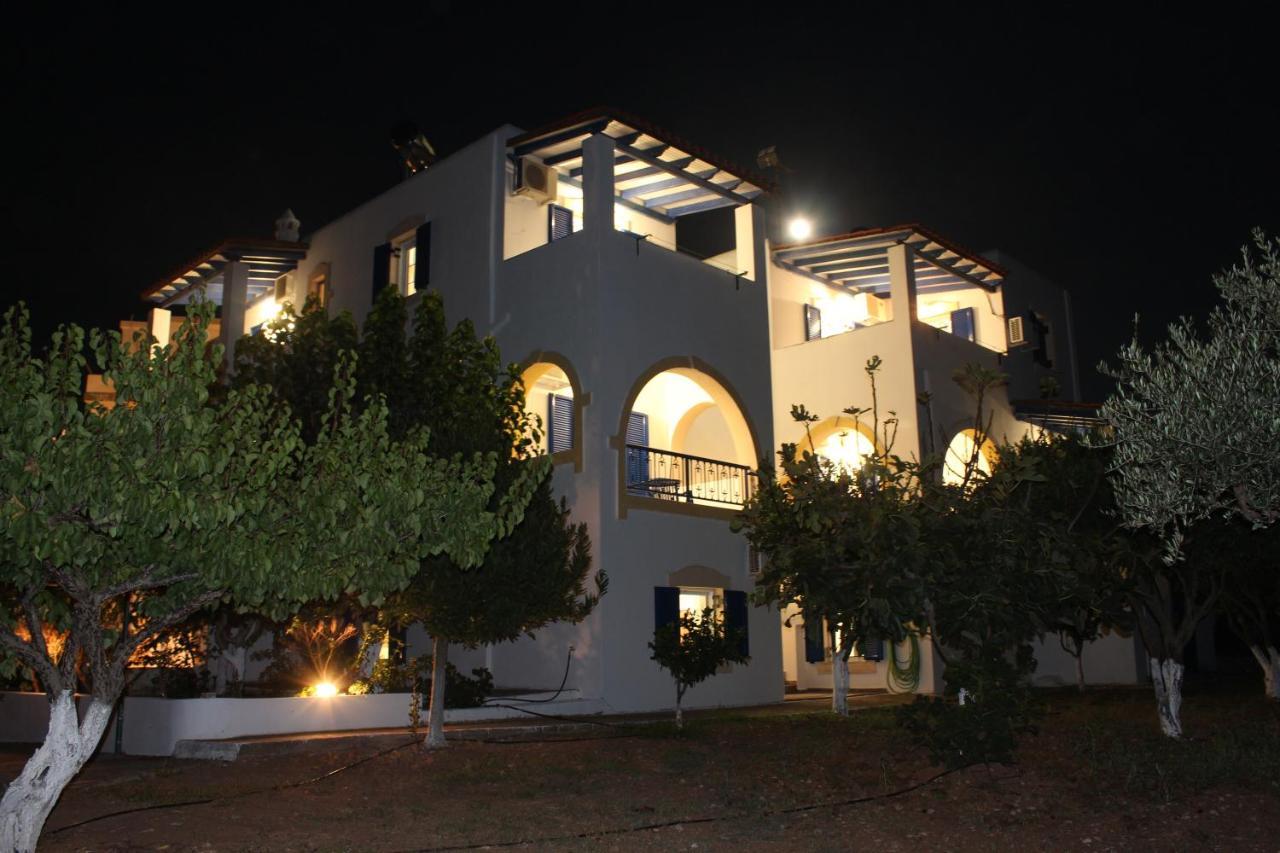 Theofilos Appartements Livadi  Bagian luar foto
