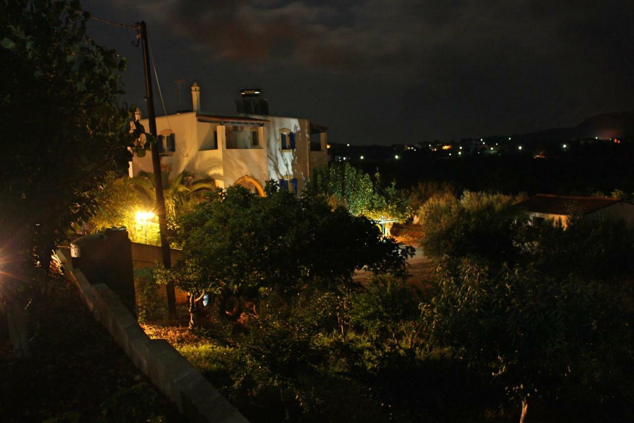 Theofilos Appartements Livadi  Bagian luar foto