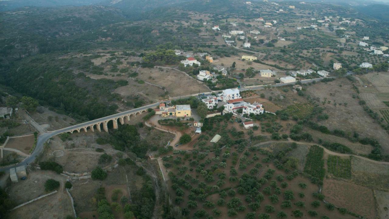 Theofilos Appartements Livadi  Bagian luar foto