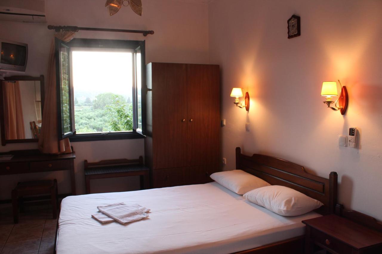 Theofilos Appartements Livadi  Bagian luar foto